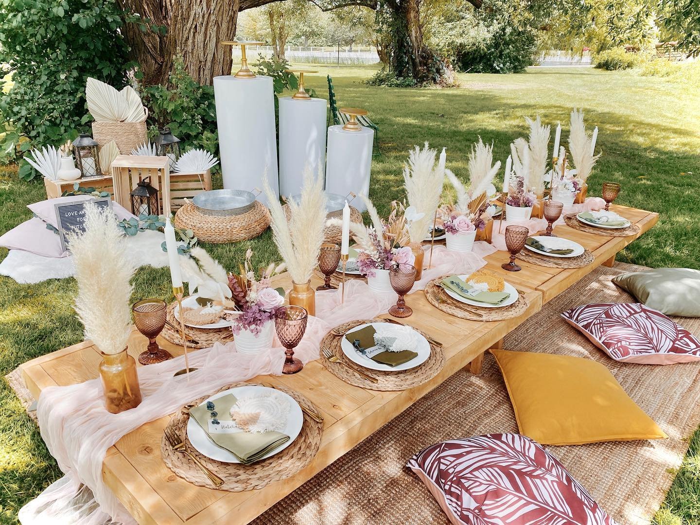 DIY Luxury Boho Picnic Rental